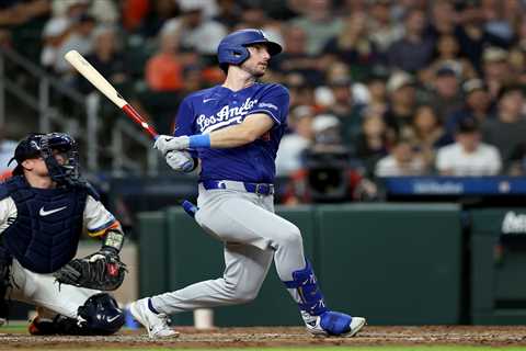 Dodgers’ slump official ends as Kyle Tucker, Alex Freeland key rout of Astros