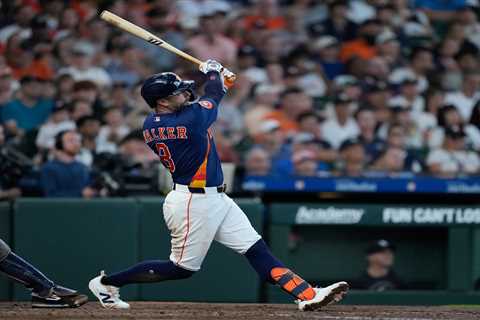 Injury-laden Astros could deal Christian Walker with sell-off looming