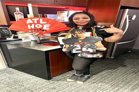Aunt of Atlanta Falcons stars AJ and Avieon Terrell killed after driver plows into her car in..