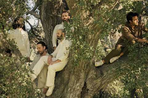 Young the Giant Earns First Alternative Airplay No. 1 With ‘Different Kind of Love’