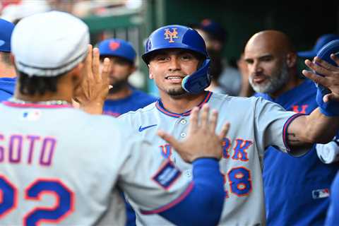 Surging Mets erupt for 10 runs in 12th for wild win over Nationals