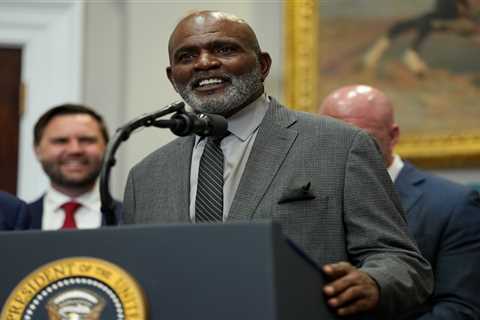 Lawrence Taylor doing ‘much better’ after scary hospitalization