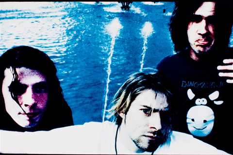 Kurt Cobain’s ‘Foxes’ T-Shirt Being Auctioned by Hole’s Patty Schemel