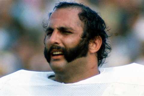 Miami Dolphins Legend Manny Fernandez Dead at 79