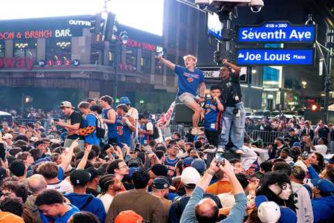 6 hauled off in cuffs as Knicks diehards celebrate outside NYC’s Madison Square Garden after..