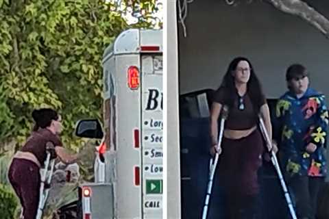 Jenelle Evans, David Eason Seen Packing U-Haul For Move to Florida