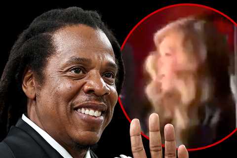 Beyoncé Shows Up to Support Jay-Z at Philly Preview Show Event