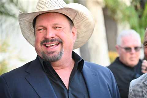 Garth Brooks, Disney Music Group Head & AI Policymakers Slated to Receive 2026 RIAA Honors