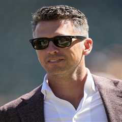 Should the Giants trade Luis Arráez at the trade deadline or not?