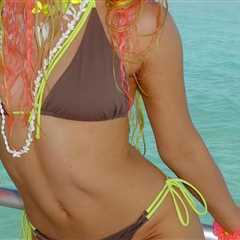 Guess The Sexy Singer On A Boat!