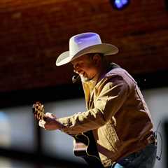 RIAA Honors Celebrates Garth Brooks, Disney Music’s Head, U.S. Representatives for ‘Doing the Work’