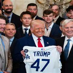 Dodgers raising eyebrows over silence on White House visit — after Dave Roberts vowed to attend