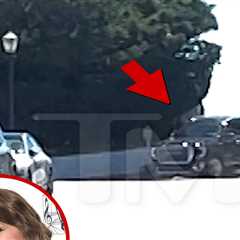 Taylor Swift Potential Bachelorette Party: Alleged Sighting of Star in SUV at RI Home