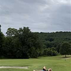 Austin Reaves’ girlfriend shares Lakers star’s priceless golf course reaction to $185 million..