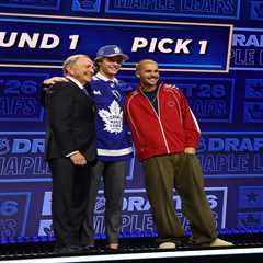 Justin Bieber announces Maple Leafs’ Gavin McKenna draft pick — not everyone was happy about it