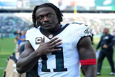 A.J. Brown has adorable response to being traded to Patriots after saying Eagles goodbye