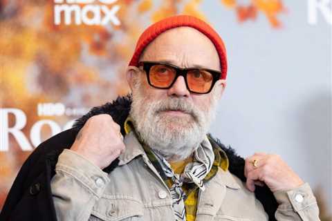 Michael Stipe Teams Up With Andrew Watt For Late Night Performance of ‘I Played The Fool’: Watch