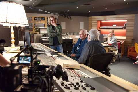 ‘It All Comes to Roost at The Same Time’: Peter Frampton Talks New Doc, Album and Future Releases