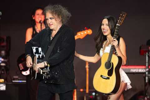 Olivia Rodrigo Debuts ‘What’s Wrong With Me’ With The Cure’s Robert Smith at Primavera Sound 2026