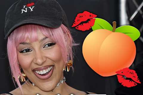 Doja Cat's Fans Kiss Her Butt At Sephora Cosmetics Event in Paris, On Video