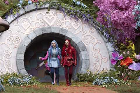 In New ‘Descendants: Wicked Wonderland’ Teaser Trailer, Red & Chloe Wonder: ‘What Have We Done?’