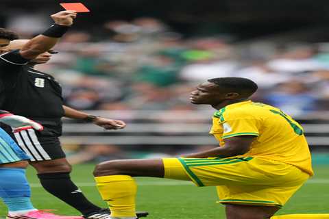 Chippy Mexico-South Africa match saw three red cards in wild World Cup opener