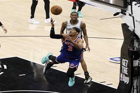 Charles Barkley calls for Spurs to bench De’Aaron Fox after brutal Game 5 start