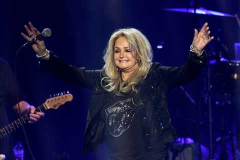 Bonnie Tyler Out of Coma Following Emergency Surgery, Summer Tour Dates Canceled