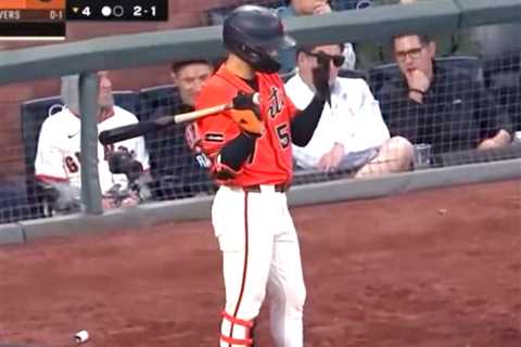 Giants’ Jung Hoo Lee explains strange on-deck routine — and why it didn’t stick
