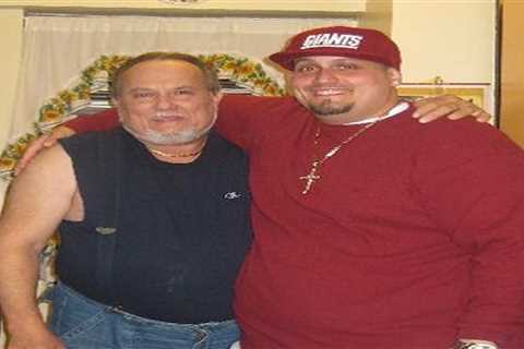 Bronx man celebrates Knicks win by draping Brunson jersey over dad’s grave