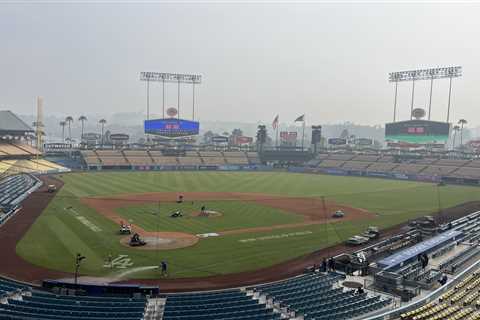 Dodgers will not be deterred by smoke, proceeding with game against Orioles