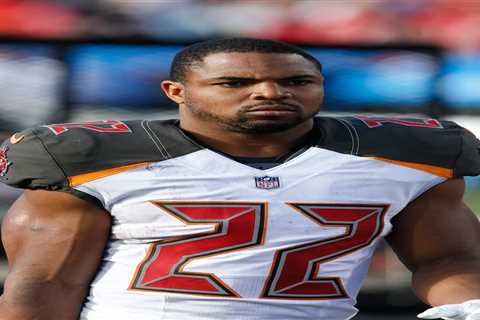 NFL player Doug Martin’s family accuses Oakland police of using excessive force in death