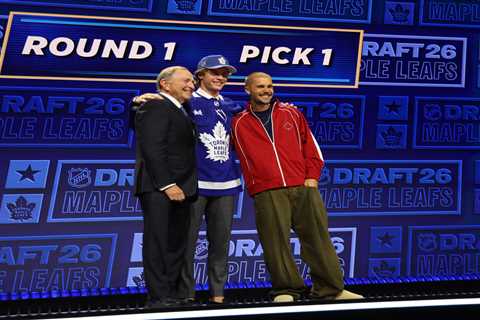 Justin Bieber announces Maple Leafs’ Gavin McKenna draft pick — not everyone was happy about it