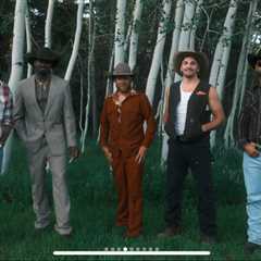 Aaron Rodgers shares photos of Steelers bonding week as ‘last rodeo’ begins