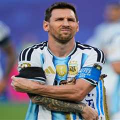 Why did Argentina wear black arm bands in their quarterfinal match against Switzerland?