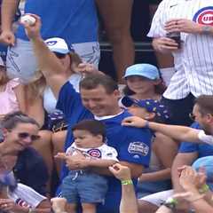Anthony Rizzo grabs home run in bleachers — less than a year after botching his last chance