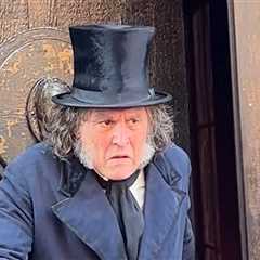 Johnny Depp Debuts Ebenezer Scrooge Look With Comic-Con Surprise
