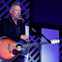 Bruce Springsteen, Colin Kaepernick Honored With New ACLU Award