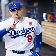 Dodgers get Kiké Hernández back from injury, option Alex Freeland to minors