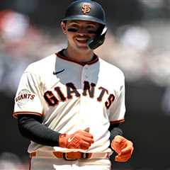 Giants catcher snaps power drought at position as team pours it on vs Brewers