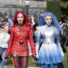 ‘Descendants: Wicked Wonderland’ Debuts at No. 1 on Kid Albums Chart