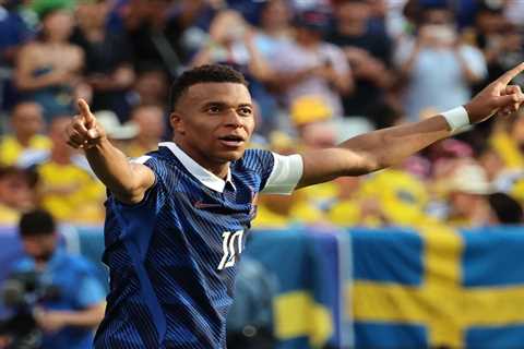 Kylian Mbappe stays on torrid goal pace as France tops Sweden to continue World Cup dominance