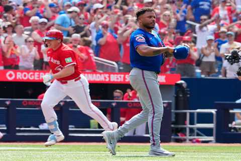 Freddy Peralta’s dud buries Mets as veteran’s miserable season continues in loss to Blue Jays