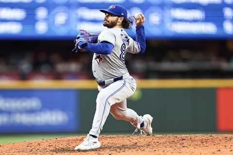 MLB picks: Giants vs. Blue Jays prediction, best bets for Dylan Cease vs. Logan Webb
