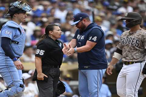 Padres and Blue Jays each get mad at umpire Jen Pawol in bizarre sequence