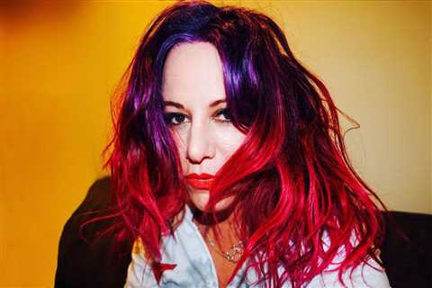 L7 Bassist Jennifer Finch Diagnosed With Aggressive Brain Cancer: ‘We Are All Devastated’