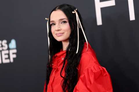 Poppy Says She Was ‘Unable to Breathe’ Amid Wildfire Smoke at Upheaval Festival
