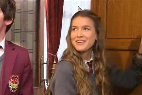 Nina Martin On 'House Of Anubis' 'Memba Her?!