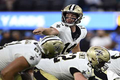 Giants make flurry of roster additions on eve of training camp