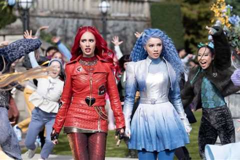 ‘Descendants: Wicked Wonderland’ Debuts at No. 1 on Kid Albums Chart